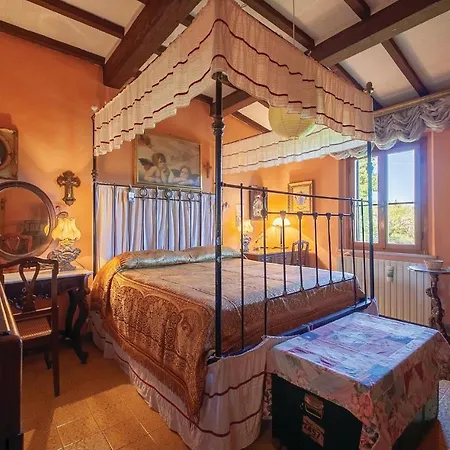Amazing Home In Crespina Pi With Kitchen Semesterbostad