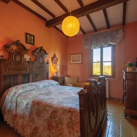 Amazing Home In Crespina Pi With Kitchen Crespina