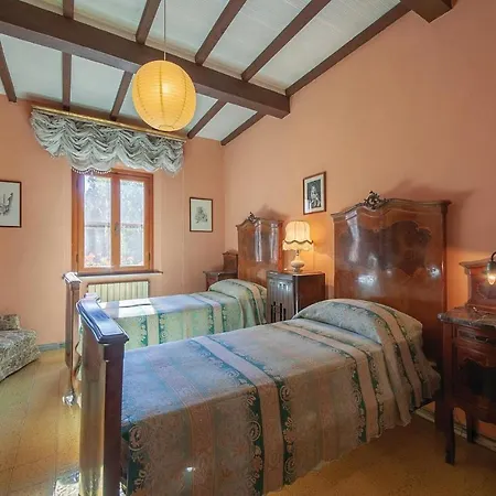 Amazing Home In Crespina Pi With Kitchen *